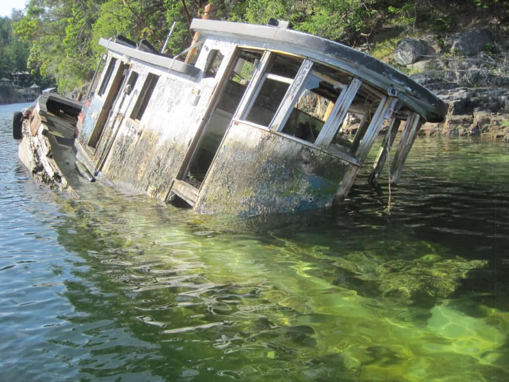 gulf island sunk boat